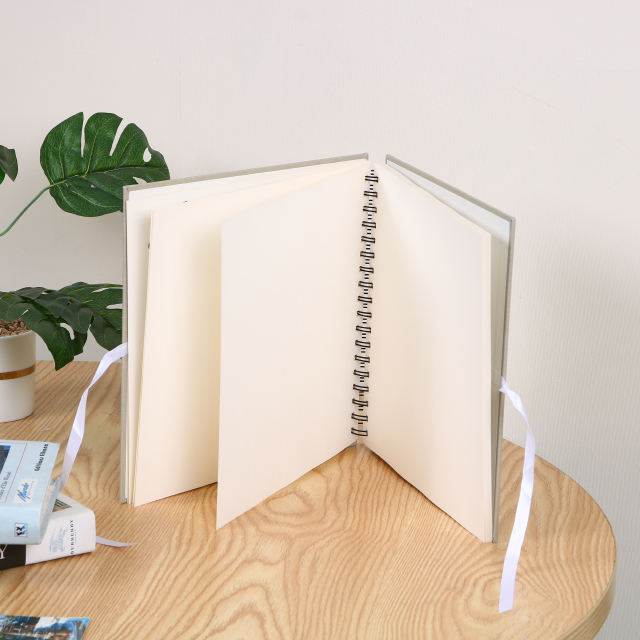 OEM Diy Scrapbooking Hard Cardboard Photo Album coloré de couverture de tissu imprimé Logo Baby Weddings Anniversary Family Memory
