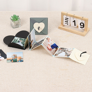Vente chaude Logo personnalisé Polaroid Slip-In Papier Pliage Photo Album tiré à la main pour la remise des diplômes Baby Family and Events